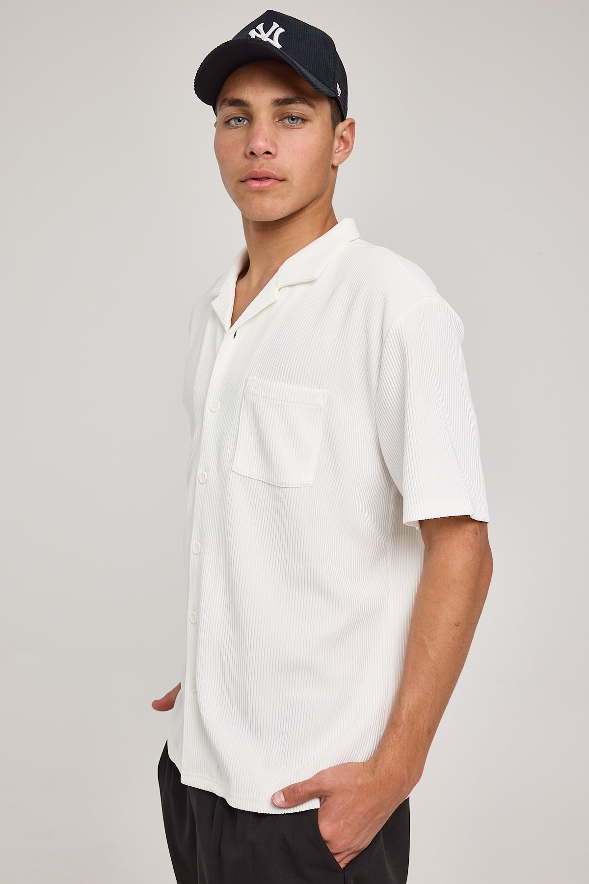 Common Need Austin Pleated Resort Shirt White